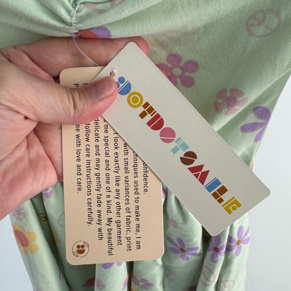 Dot Dot Smile green peace sign dress size 12-24 months new with tags - Picture 3 of 4